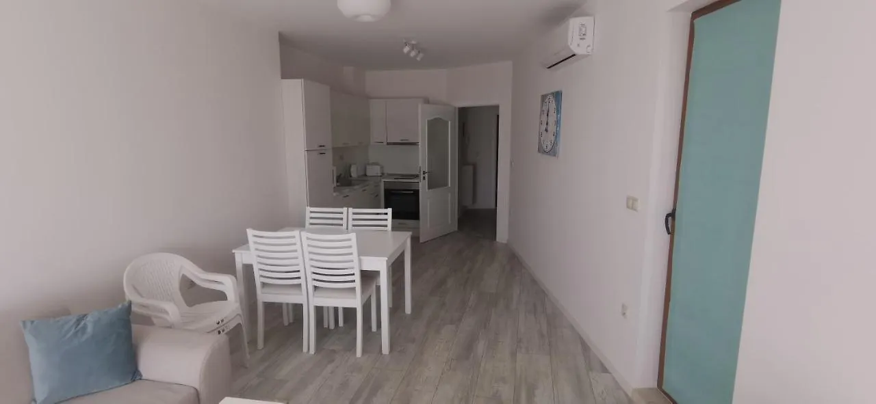 ***** Апарт-отель La Mer Residence Золотые Пески Болгария
